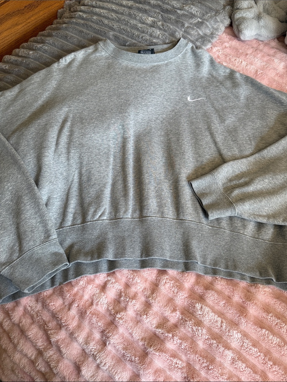 Nike Gray women Crewneck Sweatshirt with White Swoosh cropped XL